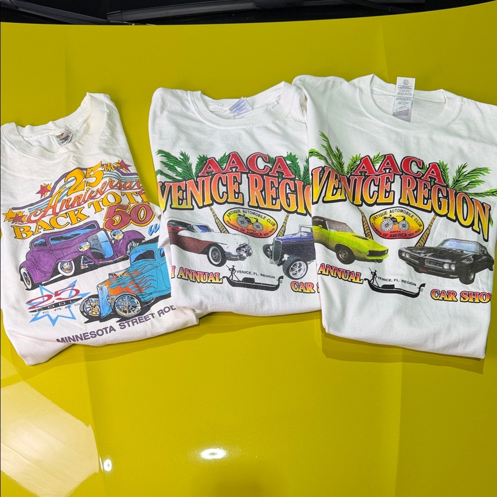 Bundle of 3 Gildan / Fruit Loom Heavy White Graphic Tees - Short Sleeve